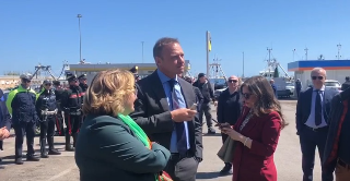 Il Ministro Lollobrigida a San Benedetto: "Cruciale il tema della sicurezza in mare". Voleva un caffè ma era chiuso il bar al porto.